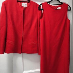 Oscar de la Renta Vibrant Red Ensemble